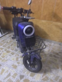 لبيع الدراجه نضيفه مامستخدمه قل الشهر السعر 400بيه مجال الرقم 07705894...