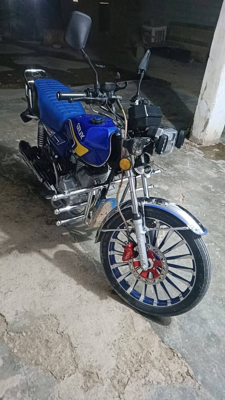 اسلام عليكم مطور للبيع موديل 24محدث 25محرك 150ماطخوخ صبانه شرط من الوي للويل فقط بيه ركله بل ويل ولباغي كلو شرط***********
