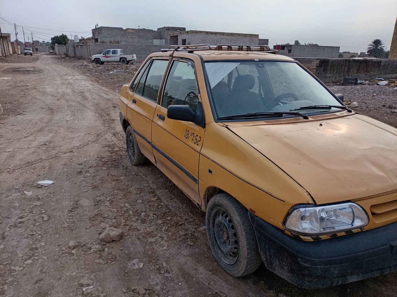 السلام عليكم.
سايبا 12 رقم أحمر بغداد تكسي.
مكينة وكير جدد.
كشرة نظيفة شوف العين.
لايتات وبك لايت جدد.
حدادية هسة امبدلة كلها (بس البوربرينات الكدام امأشرات يردن تبديل).
سنوية عظم عاج منتهية ب 22.
راعيها موجود بالعمارة والسيارة هم بالعمارة.
بيع السعر 15 وبيها مجال أو مراوس بأي سيارة خصوصي.
الخاص مفتوح
***********
