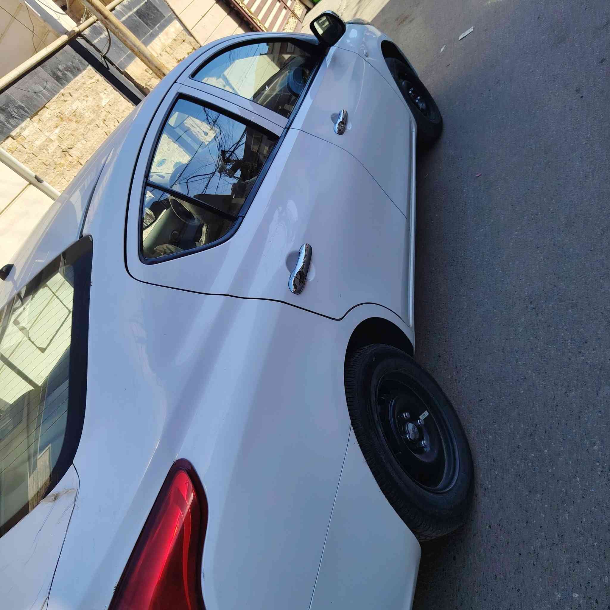 السلام عليكم نيسان سني هندي موديل 20 رقم أربيل دولي هزه جديد سنويه جديد الي 30 بسمي السعر 110 وبيهه مجال بيهه قبق جنطه وبيهه صوت رواجز للاستفسار الاتصال على الرقم *********** المكان بغداد الغزاليه الهياكل شارع ٢٠ قرب ماركت اميره
