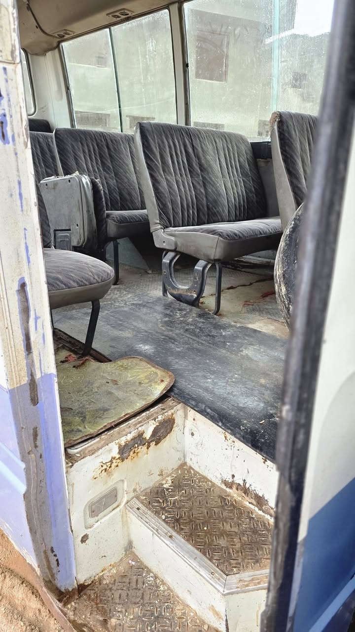 كوستر نيسان 2002 رقم بغداد الماني 25 نفر مكينة vvt اوتماتيك ٣٠٠٠ مكينة كير اكسل نضيفات السعر 65 قفل للاستفسار ***********
