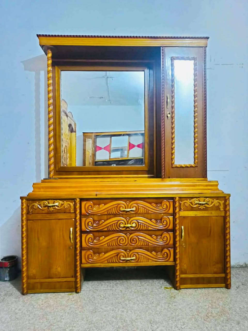 بيع مراوس غرفه صاج عراقي حطاطه نضافه 100% سعر مليون وربع وبيهه مجال متواجد خاص ..وتساب..***********
