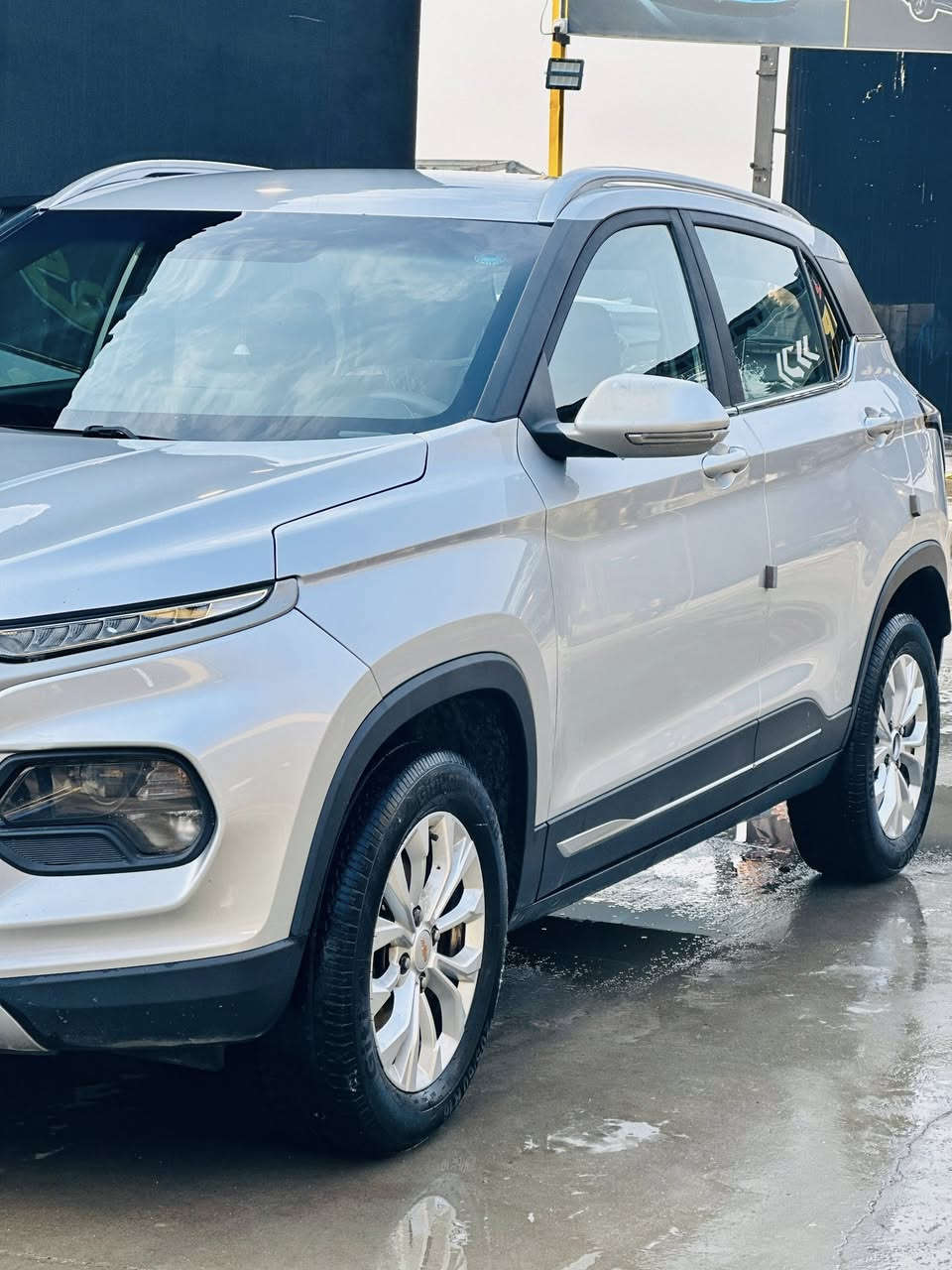 السلام عليكم
سيارة شوفرليت جروف موديل 2023 للبيع مكاني الموصل 
السيارة ب اسمي …
 الضرر جاملغ امامي خفيف بدون دواخل  ..
السعر 150 قفل 🔒 
فقط المهتم يخابرني الرقم ***********
