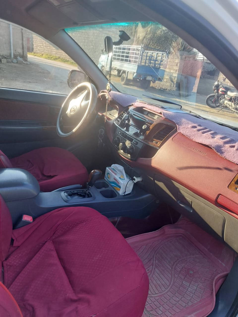 بيكم تيوتا ٢٠١٤ اتوماتيك بيه صبغ شويه يم الايت السعر ٢٢٠ وبيه مجال ديالى ***********
