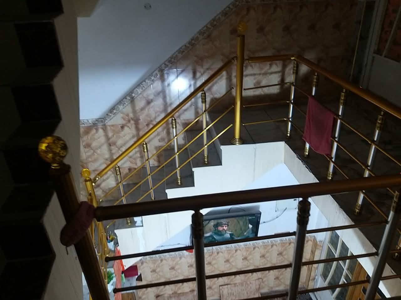 بيت للبيع مساحته 100م واجهيه 5 ونزاله 20 طابو صرف نقص البيت بس واجهيه ما ملبوخه والصحيات الخارجيه بس هيكل موقع البيت حي العسكري شارع عصام السماج قرب مدرسه السلام
السعر ٩٥مليون

***********
