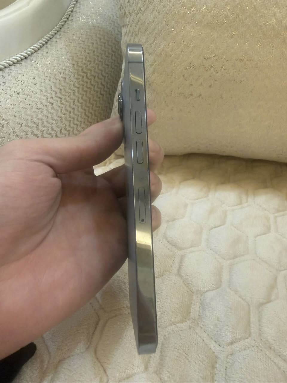 السلام عليكم ايفون 13 برو نظيف كلش نموذج A تلفون نظيف كلش مداخل تصليح ابد كلشي بيه بلادي بطاريته 95 مرفوعه بحاسبه بدون فتح ابد ذاكرة 512 لون نيلي مراوس او للبيع مكاني زعفرانيه ***********
