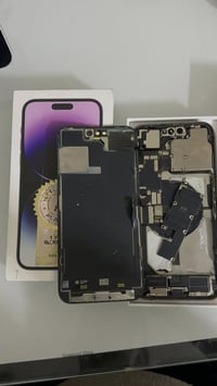 شـاشة ايفون ١٤ برو ماكس تفصيخ الـشاشة تفـصيخ بـيها زلغ خفيف بلشاشة ( م...