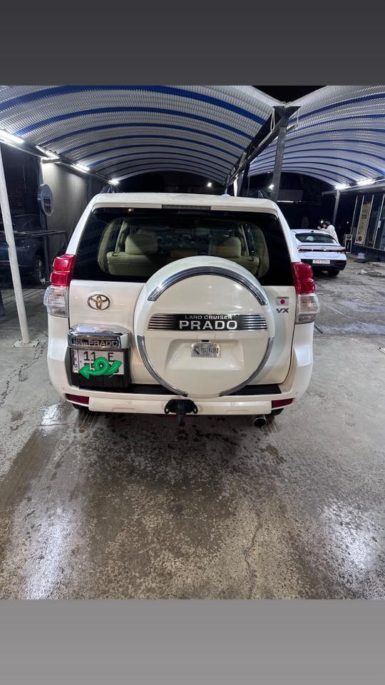 سلام عليكم
تويوتا برادو كويتية 2010 VX فول الفول  
 محرك 4000 - 6 سلندر للبيع  
السياره بدون صبغ جديدة كليا وبدون نقص 
تخم تاير جديد 
رقم بغداد جديد تحويل ثاني يوم 
مواصفاتها : 
سلايت قمارة
دبل تانكي
دفع رباعي *4
ثلاجة  
تحكمات استيرن
حساس خلفي امامي
كاميرا خلفية
رادارات
8 وسادة هوائية 
لايت زينون  
مثبت سرعة
كشنات كهرباء عدد ثنين 
اشارات بالمرآة
كشنات جلد
تدفئة  كشنات امامية    
شاشه اصلية    
مانع انزلاق
سبير تعليگ 
هوك خلفي  
بصمات اثنين   
طفايه + عدة كاملة  
مري جانبي كهربائي (شفط)
عدة طوارئ
7راكب 
٣قطع تبريد  
بلوتوث
مشغل CD
منفذ AUX & USB 
اضائة داخلية ليد شمسي بل بيبان 
السعر 26,300 $ 
يعني 263 ورقة
موقع السيارة بغداد   
الاستفسار اكثر الاتصال 

 ***********
