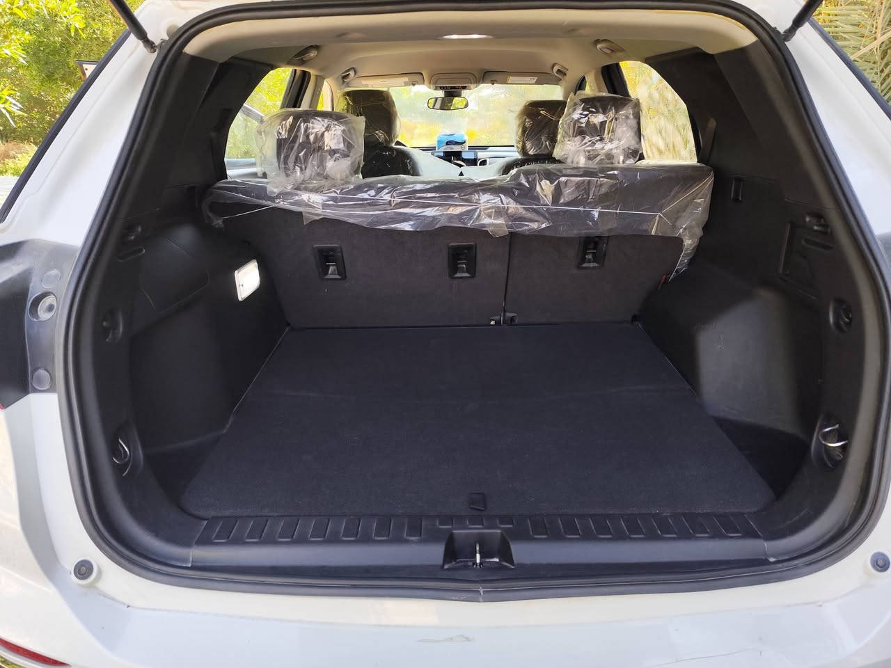 شفروليه اكوينكس 2020 فئه LT محرك 1500 توربو ماشيه 80 الف كيلو متر رقم واسط بأسمي بدون ضربه بيها بس الباب مال الصدر مبدل والباقيه كفاله عامه جاهزه من كلشي السياره حته تايرات شادهن قبل اسبوعين 
السعر 160 ومجال بسيط حق الجيه 
الرقم ***********
