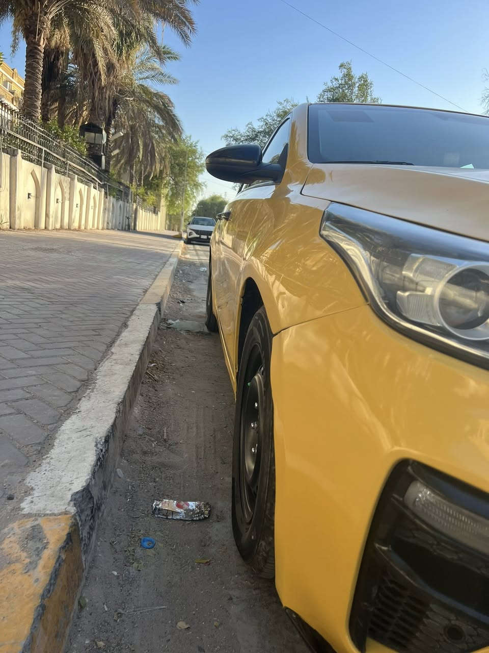 السلام عليكم فورتي 2020 للبيع
السياره ليبل واحد 
ماشيه ١٠٦ ميل 
المواصفات الاعتياديه
حادثه بلصور 
محرك ٢٠٠٠ دوش كير at 
السياره مدوشمه 
السعر ١٤٢ 
السياره باسمي تحويل ثاني يوم 
رقمي ***********
