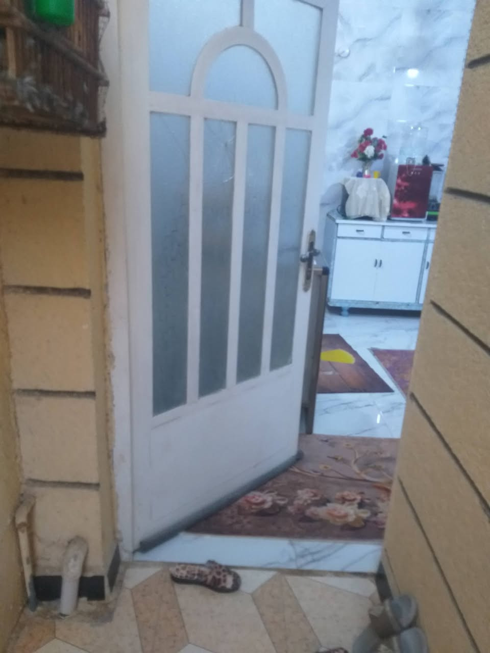 للبيع بيت للبيع ١٠٠م زراعي قرب شارع ١٠٠ ***********
