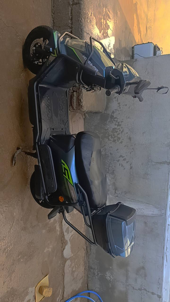 السلام عليكم ... أقر المنشور قبل لا تتصل وحياك الله ... دراجه كهربائيه ..KOREA-MR Umber Super ... دراجه زيروو... وضع وكاله ... تشغيل بصمه وسويج وجهاز مانع سرقه وتشغيل عن بعد ... اطارات أمامي خلفي جوبلس دسك امامي خلفي..سستم درع -260-D...حجم الملف- 2000Wواط - 72 Vفولت ...32A ـ أمبير...عدد البطاريات ـ 6 مسطرة وكاله وينلي..... سرعه 100 تقطع مسافه أكثر من 60 كيلو بالشحنه الوحده....شاحنه اصليه تدعم الشحن السريع والايقاف الذاتي عند الامتلاء البطاريات.. ملحقات خوذة.D.Y.T.K...بوكس خلفي فايبر كلاس.. وهذا رقمي*********** والسعر خاص
