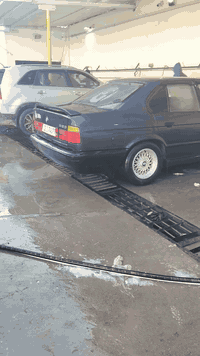 BMW  🇩🇪525i 
موديل 1991فول فول توماتيك بسمي كوبون بانزين 
للبيع 
مراوسه حسب القناعه
تفاصيل اتصل ***********
