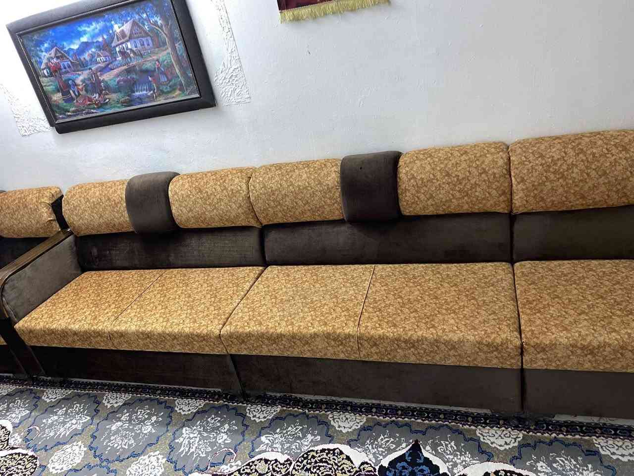 السلام عليكم  ديوان الصناعه مالت عراقيه اديوان نضيف كلشي مابي كدامك تفحصه بي ٨قطع  شخط مابي مكاني بابل حي الامام 
رقم ***********
سعر750 بي مجال حك جيه بيك خير ودلل
