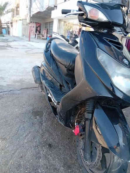 سلام عليكم دراجه سكنس فحل نضيفه مكينه بلاديه وناعمه دبلات امامي وخلفي جديدات تايرات جداد نقصهه قمجي مال السرعه ومال بانزين وتريشه الوضحه امامكم مستعجل على بيعتهه المكان البياع الشرطه الرابعه ب600 الف رقم ***********
