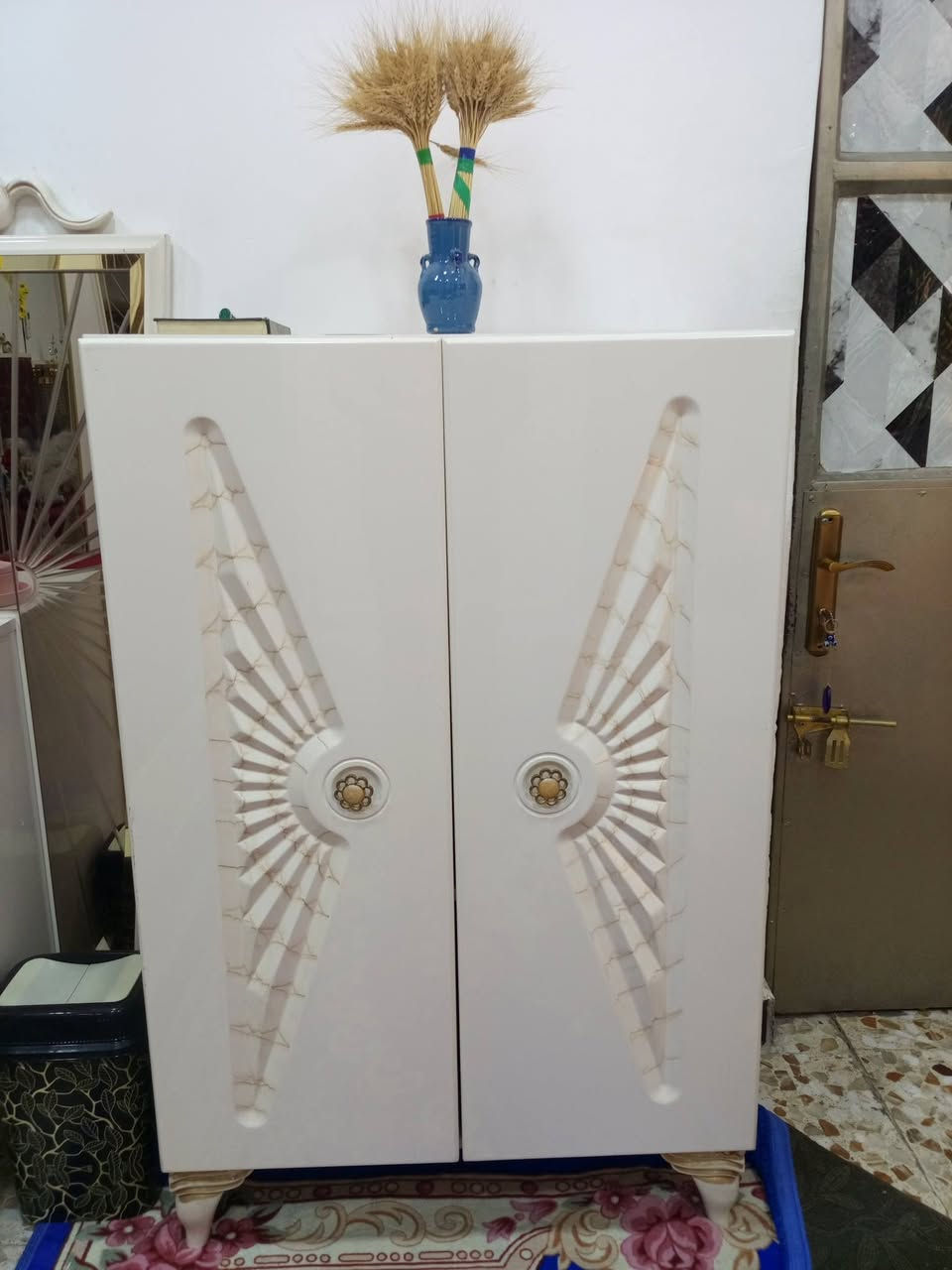 السلام عليكم غرفه نوم تركي لون اوفايت السعر ٢ مليون وبيهه مجال بسيط للستفسار على رقم ***********
