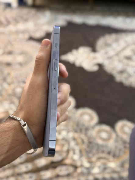 ١٣ برو ماكس ذاكره ٢٥٦ بطارية ٩٧  الجهاز كفاله عامه ممبدل شي  كله شغال بس السمكارت واكف
ب٣٥٠ بدون عمله على شرط شخط مابي *********** بغداد الجديدة
