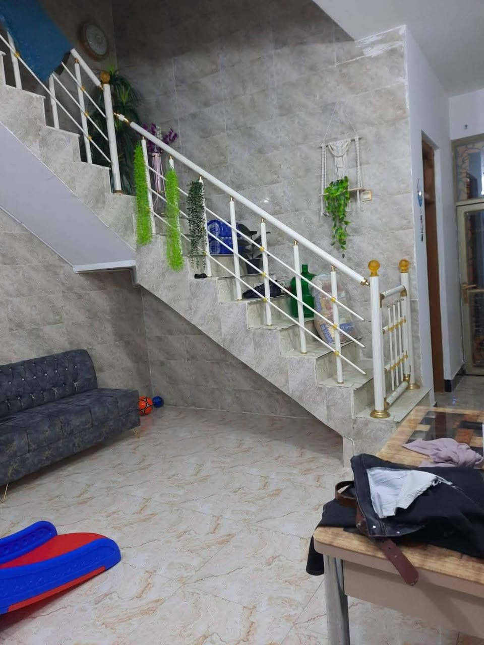 حي النداء شارع دعبل الخزاعي ١٠٠ متر طابقين بناء حديث ٣ غرف نوم قريب على شارع مجمعات السعر خاص ***********

