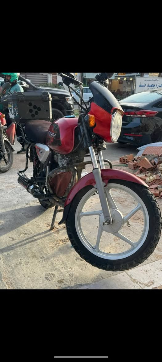 السلام عليكم
بوكسر موديل 2017 للبيع
مكينه سيفان 25
ضفيره جديده
عقل رياضي
صالنصه رياضي
دشبول إلكتروني
مرقمه بغداد باسمي تحويل ثاني يوم
للعلم المكينه البلاديه موجوده ويهاها
مكان بغداد
السعر مليون وربع قابل للتفاوض
***********
