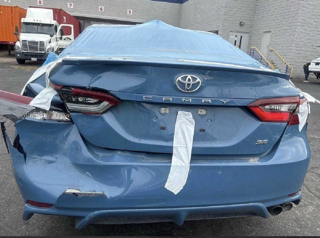 للبيع 
كامري se 2024 
مده الوصول 8 ايام 1/29 
السياره تدخل بنضام كتاب الشهداء او شمالي لليحب يدخلهه بليعجبه 
عنوان المكتب كربلاء سيف سعد 
للاتصال ***********
السعر 175
