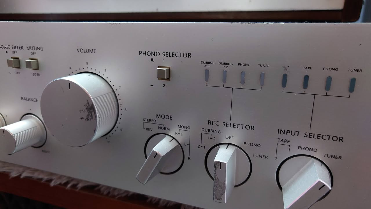 ياباني .   ***********.  مكبر صوت ONKYO   لارج.
