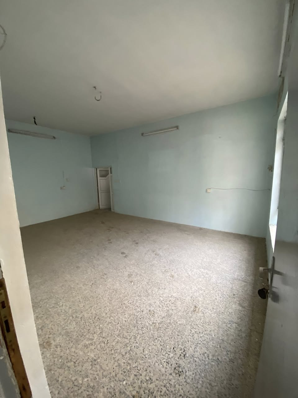 دار للبيع / موصل حي النور قرب السوق
المساحة 315 م - الواجهة 10 م ( المتر بمليون )

تكون البيت من طابقين 5 غرف نوم و4 صحيات ووحدة من الغرف سويت - حديقتين خلف البيت وامام البيت

للأتصال والتواصل ***********
