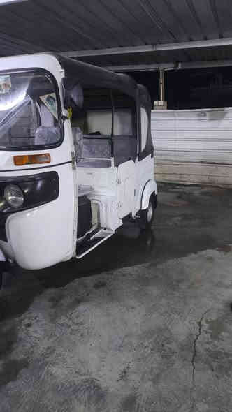 سلام عليكم اخوان تكتك موديل 22 شهر 9 رقم و سنويه تكتك جاهزه من كلشي تخم تاير دوشمه جادر جديد كلشي بيه جديد مكينه خرسه فقط بيه تعمير دوس ولباقي كله نضيف تحويل ثاني يوم مكاني مدينه  
الاستفسار ‭٠٧٧٥ ١١٥ ٣٦٠٢‬
