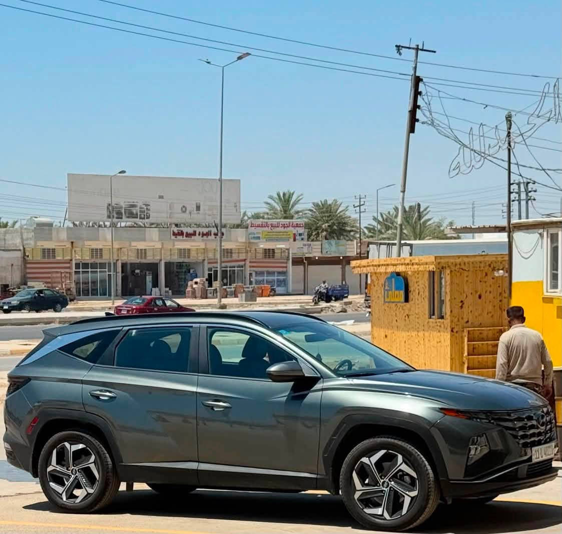 السلام عليكم توسان 2023 للبيع 
سيارة وارد امريكي بيها فقط بنيد مفتوحة براغية معدل بارد وراجع الباقي كفالة عامة 
محرك كير كفالة عامة 
فتحة ، تبريد قطعتين ، ناصي عالي زنون وباقي المواصفات معروفة
رقم بغداد الجديد بأسمي ماشية 45 الف ميل
سيارة جديدة ونظيفة متصرف عليها دينار واحد
مكاني ديالى 
السعر 187$ وبيها مجال
***********
