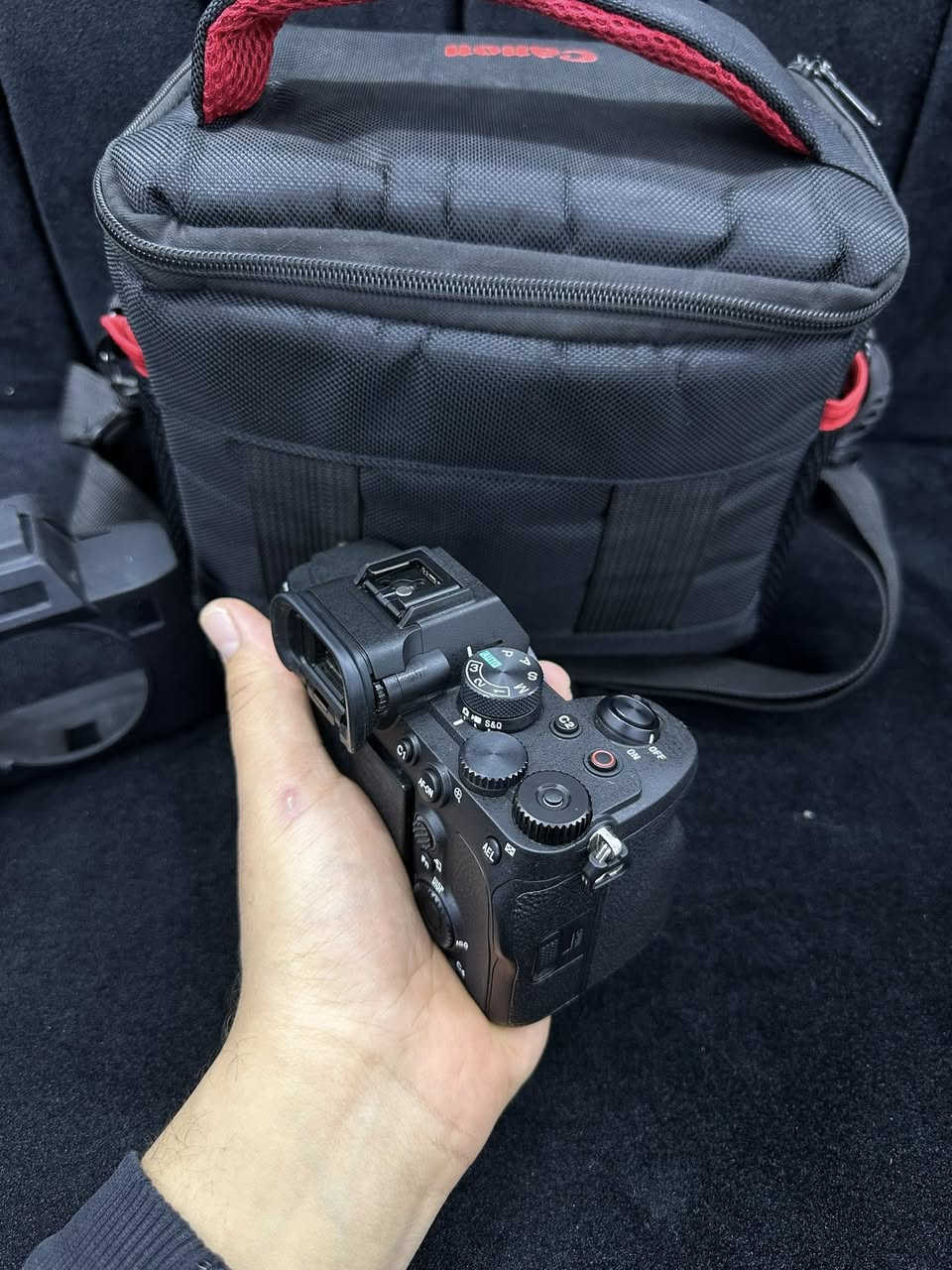 Sony a74
نظافتها ١٠٠% شتر ٤ك 
ويا جنطه  شاحنه و كفر جلاتين اسود
سعرها مليونين ٢٨٠ الف 
شراي تعال خاص


**إذا كنت صاحب هذا الإعلان وتريد حذفه لأي سبب، رجاءا أرسل رسالة إلى الدعم الفني**