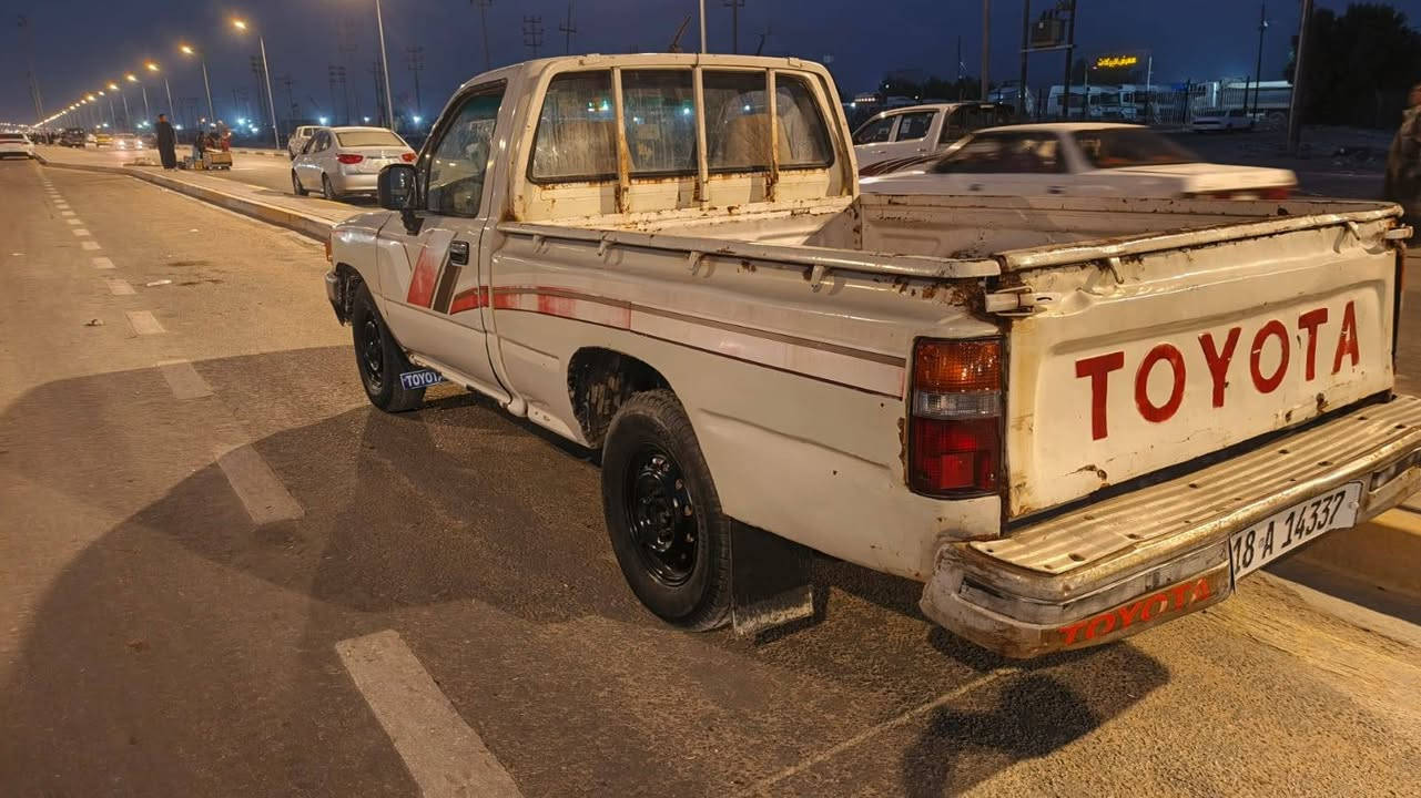 السلام عليكم تيوتا موديل 89
البدي نضيف مابيهه ضربه بيهه مكانات صبغ سنويه مجدده ورقم جديد السعر 40 وبيهه مجال  راعيهه بلسماوه مكان السياره بلبصره ابي الخصيب للاستفسار الاتصال على *********** حسين ألبصراوي
