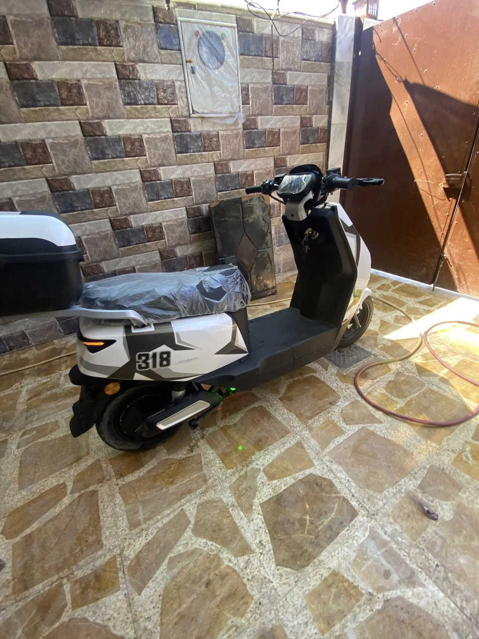 السلام عليكم مطور شحن 318مواصوات معروفه1تثبيت سرعه 2نمر4   3مرايات صندوق خلفي اضافي السعر 550وبي مجال قليل


**إذا كنت صاحب هذا الإعلان وتريد حذفه لأي سبب، رجاءا أرسل رسالة إلى الدعم الفني**