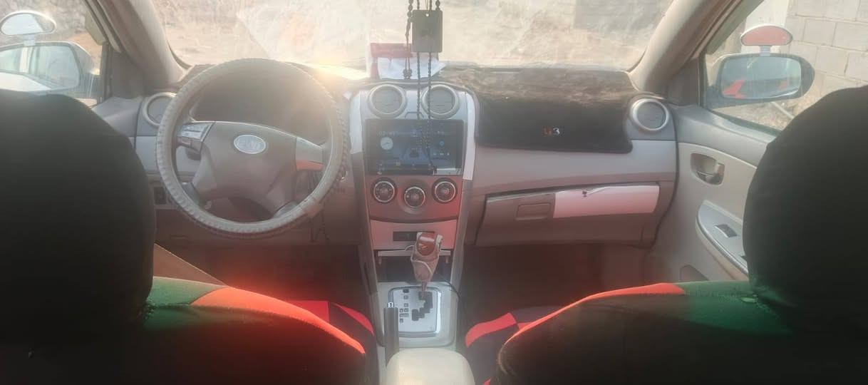 سلام عليكم  سياره بيوايدي موديل 2012بصمه ابلاديه البيع محرك كير نضيفه تبريد تحويل مباشر رقم الانبار سعر 47او بيه مجال الطينين ***********
