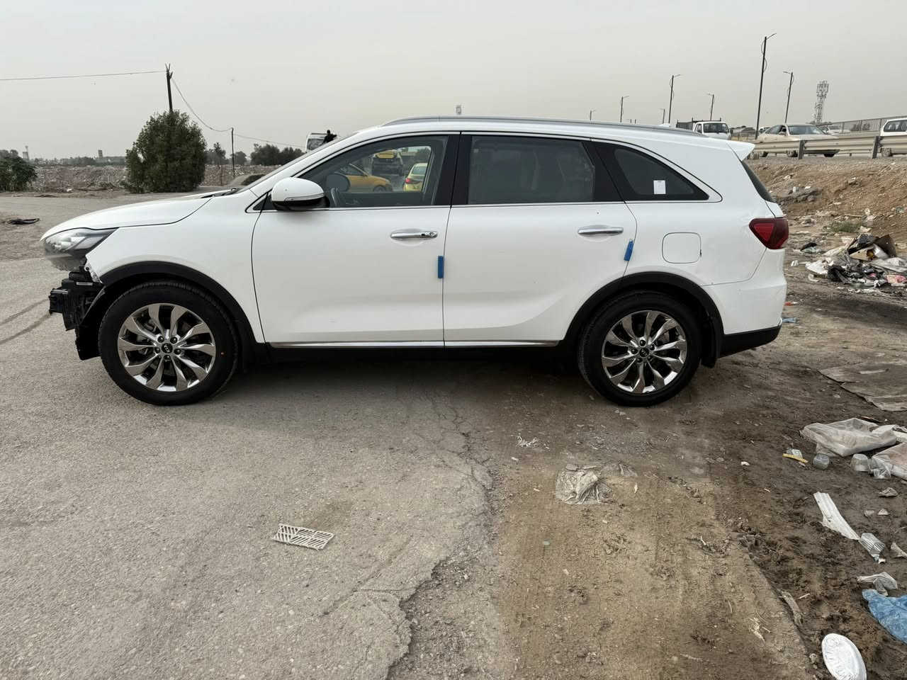 سورنتو خليجي موديل 20رقم واسط فول مواصفات بدون بنراما جلد بصمه ترحيب 6سلندر7راكب3قطع تبريد جنطه كهربائيه كراسي كهربائية بيه صبغ بنيد وجاملغ بدون دواخل وحالين طخه بيه دعاميه ابيعه على وضعه اعتذر من المراوس اعتذر من المراوس سعر180مجال قليل مكانه سيارة بغداد*********** بيه ايرباك دشبول طاك
