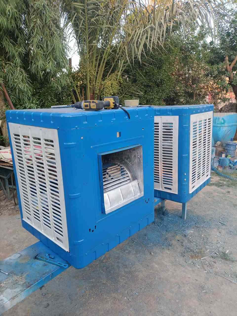 كشر مبردة ثقيل بوش جدد وحوض غميج وبب بلاستك سعر الواحد 65 الف 
مكاني حي العسكري شارع البزل ***********
