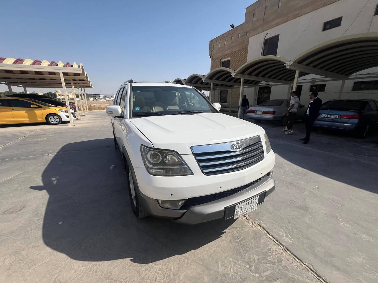 ٢٠١١
فول موصفات واحد على واحد معروفه الومصفات الجناي 
سياره جديده بمعنى الكلمه 
بيها قطعه صبغ باب صدر 
 وقطعه بارد باب خلف السائق 
سياره حداد مكينه كير 
تبريد تدافا طخم تأير 
يعني جديده مال جناي 
مراوس ب سورينتو أو جيب لاريدو وانا انطي فرق 
رقم السياره بغداد باسمي 
مكان السياره ناصريه مركز 
*********** واتساب 
*********** اتصال
