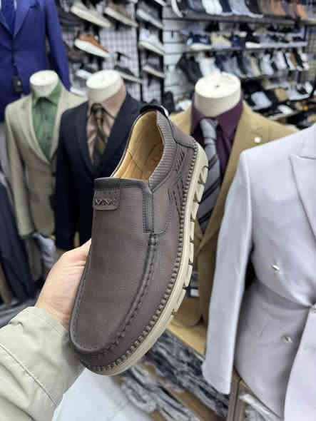 20.000 
عرض خاص عرض خاص 
حذاء شاموا كلاركس الاصلي قطع أخيرة 
الرمادي شارع الأطباء فرع مدرسة 14 رمضان 
*********** واتساب
