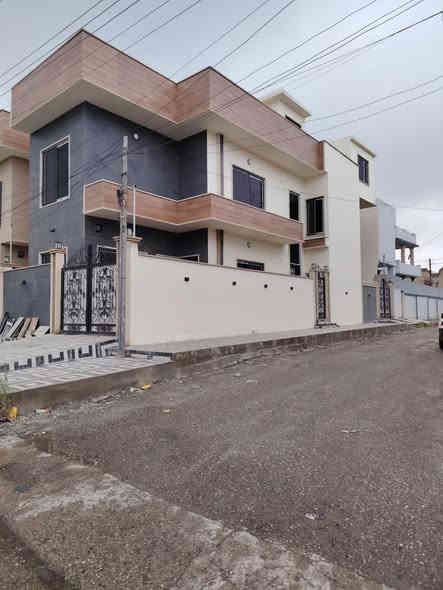 سلام عليكم
بيت ركن للبيع في حي الاعلام موقع مميز شارع 20 
بناء هندسي 2025 سند طابو الزهور 
مساحه البيت 120 متر واجها 7 متر 
يحتوي البيت ع صالة كبيرة وغرفة نوم ومطبخ وصحيات ومناور وكراج سياره 
طابق الثاني هول و3 غرفة نوم وصحيات ومناور وبلكون 
يحتوي البيت ع 
نظام كاميرات 
نظام غسالات 
نظام سبالات 
نظام دكتات 
نظام غاز 
للاستفسار عن سعر البيت الاتصال ع الرقم 
***********

***********
