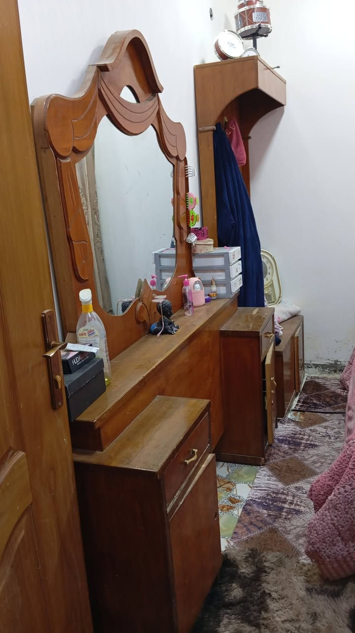 غرفه نوم للبيع نضيفه بس الكنتور عايزه جامه للباب الوحده سعرها 400 وبيها مجال وكنتور بابين للبيع سعره150 وبي مجال


**إذا كنت صاحب هذا الإعلان وتريد حذفه لأي سبب، رجاءا أرسل رسالة إلى الدعم الفني**