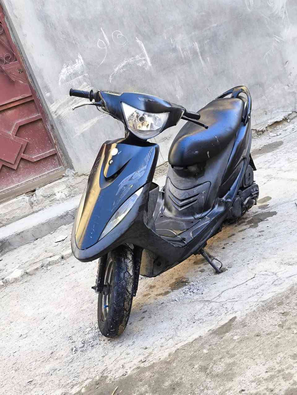 سلام عليكم (اللهم صل على محمد وآل محمد)اخوان ماكس عدلة للبيع كفرات ختم واحد ويه المكينة كلشي مامبدل بيها دراجة على ايد وحده وصل معرض موجود فول نضافة اروح بيها للمدرسة وارجع كهربائيات كلها شغالة شلعة معدل 110 شرط المكان حلة يم جسر الطهمازيه السعر 850 وبيها مجال واني خادم للاستفسار الاتصال على الرقم *********** أو خاص
