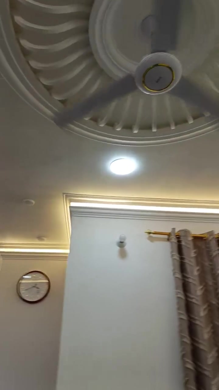بيت مساحة٢١٠م زراعي سند٢٥قرار محكمة قرب جامعة الامام الكاظم/ع/حي المهندسين للاستفسارالمراسلة اوالاتصال بالارقام التالية***********و***********السعر١٤٠وبيه مجال قليل البيت بناء٢٠٢٦
