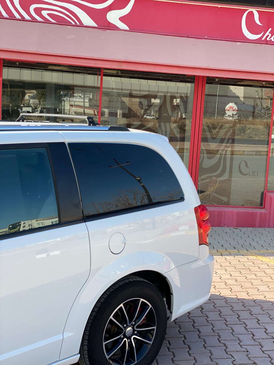 دوج كرفان موديل 2018
مواصفات GT PLUS
بدون حادث كلين تايتل 
كشنات امامي خلفي تدفئة 
ماشي 93 ميل 
السيارة بدون نقص حدادية تخم تاير تبريد كهربائي كلة شرط 
گير محرك ما مفتوح 
سنوية لوحة جديد
‎مكان السيارة سليمانية 

***********  للاستفسار سعر و تفاصيل
