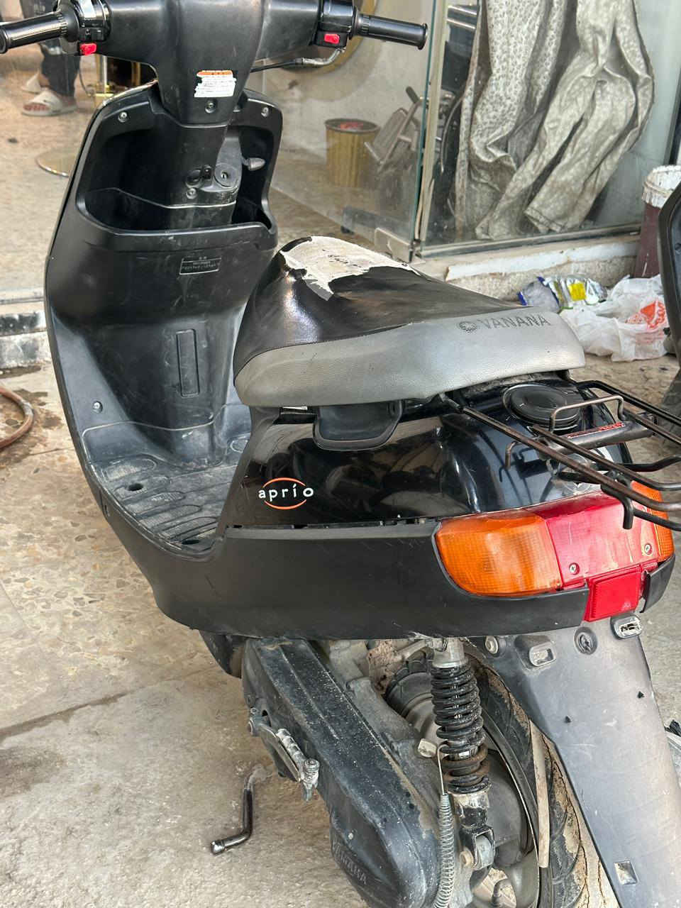 السلام عليكم دراجة بطه موديل 2003 كاملة مكملة اي نقص ما بيهه نكرة اب اي وكت المكان حي العباس عل حولي 
للاستفسار ***********
