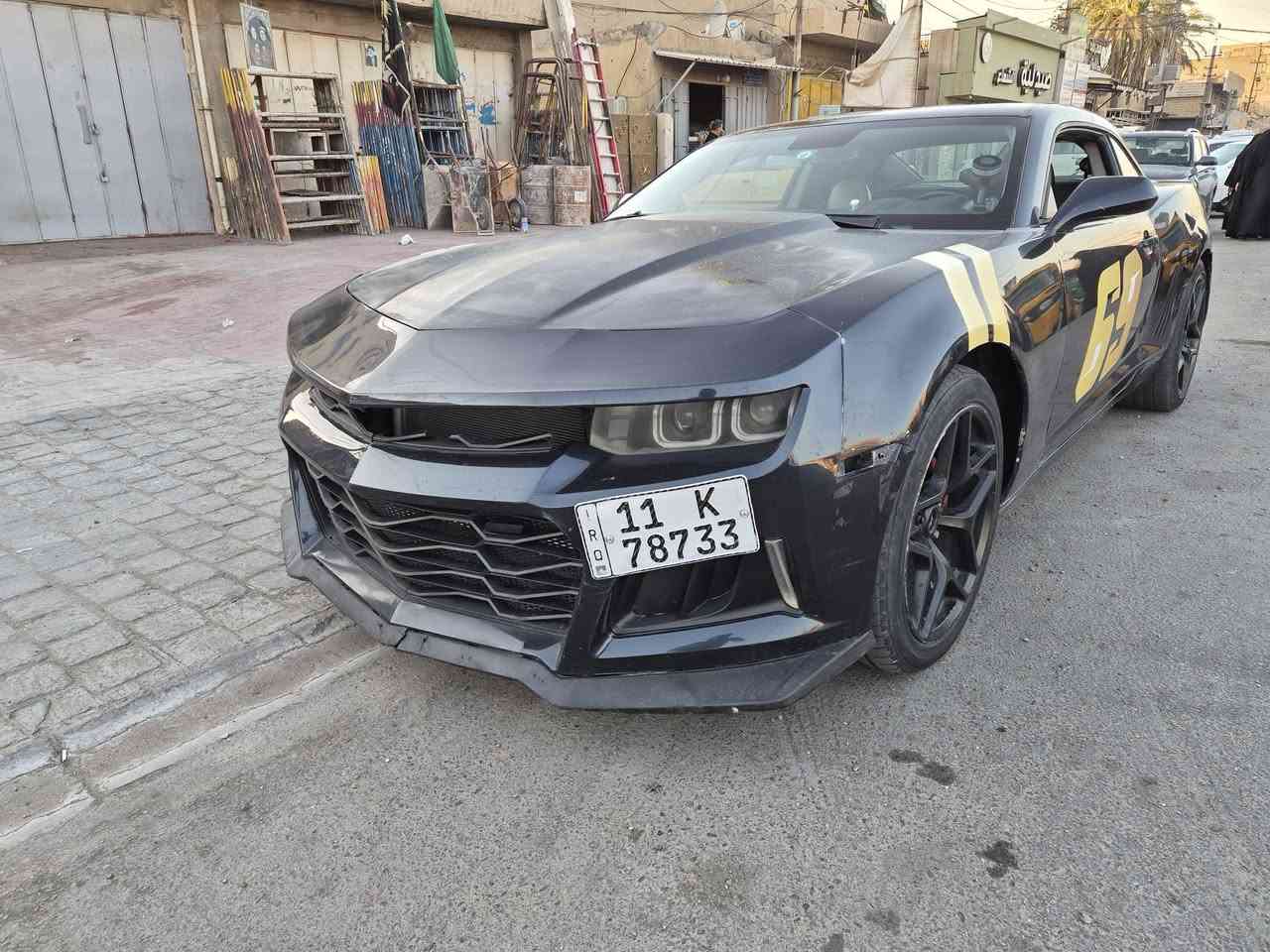 السلام عليكم 
للبيع كمارو 2014 RS 2lt اعلى مواصفات بالكمارو
كير مكينه خير من الله V6 اوتماتيك 
السياره حادثها جاملغ وبنيد 
وهنا بيها صبغ حزام 
السياره نشطه واني مداريها من ناحيه بانزين ودهن 
عليها كزوز وH pipe 
ومبرمجه برمحه استخدام يومي 
وياله تو سايز 
يرادلها ترتيبات بسيطه 
سعر ٨٨ وبيها مجال 
مكاني بغداد 
رقم ***********
