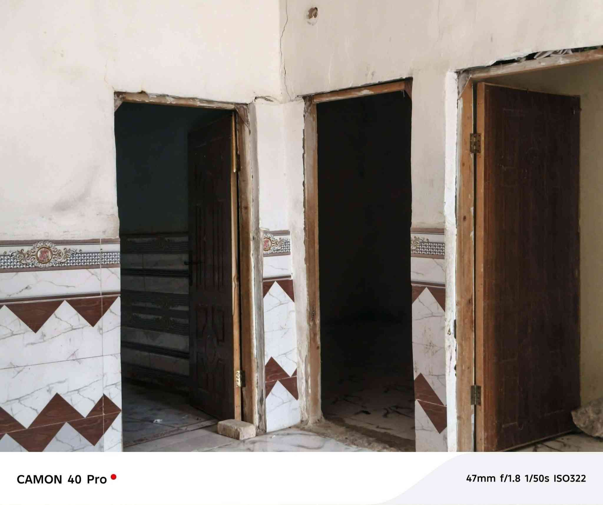 السلام عليكم بيت للبيع المساحة 190 متر حي الجوادين قرب مدرسة الشريف الرضي السعر 23 مليون 
الرقم ***********//***********
