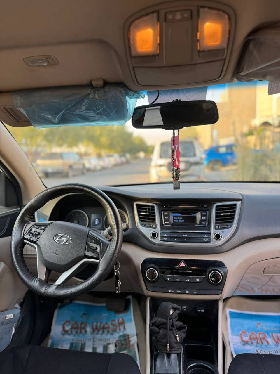 السلام عليكم
توسان 18 خليجي للبيع 
موصفات عادية محرك 2000 ماشية 85  الف حقيقي 
سيارة حيل نضيفة مناقصها شي فقط دعامية امامية مبدلة 
للتواصل ***********
  ‭0751 350 2025‬
السعر 182 
مكاني شارع فلسطين
