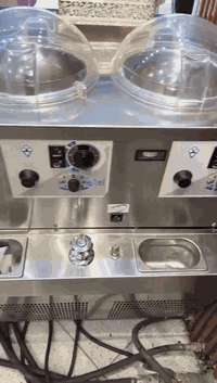 مكائن ايس كريم ايطالي فريكو مات تشتغل دي اس وفريش  مكسرات وفواكه للتوا...