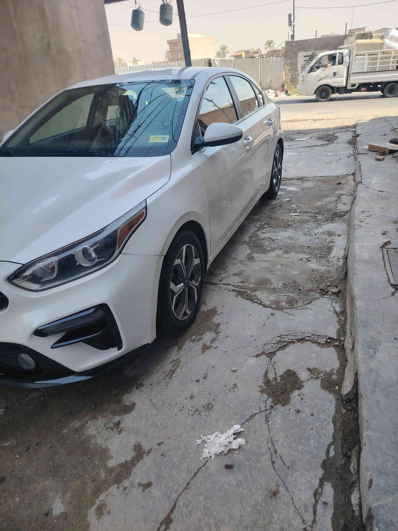 سلام عليكم فورتي وارد أمريكي الحادث جاملق اليسر وربع الباب اليسر مديل ٢٠٢١ ماشيه ٤١ مكينه 2000 نص فول بسمي هاذا رقمي *********** السعر ١٥٠ ورقه وبيها مجال المكان بغداد الجديده
