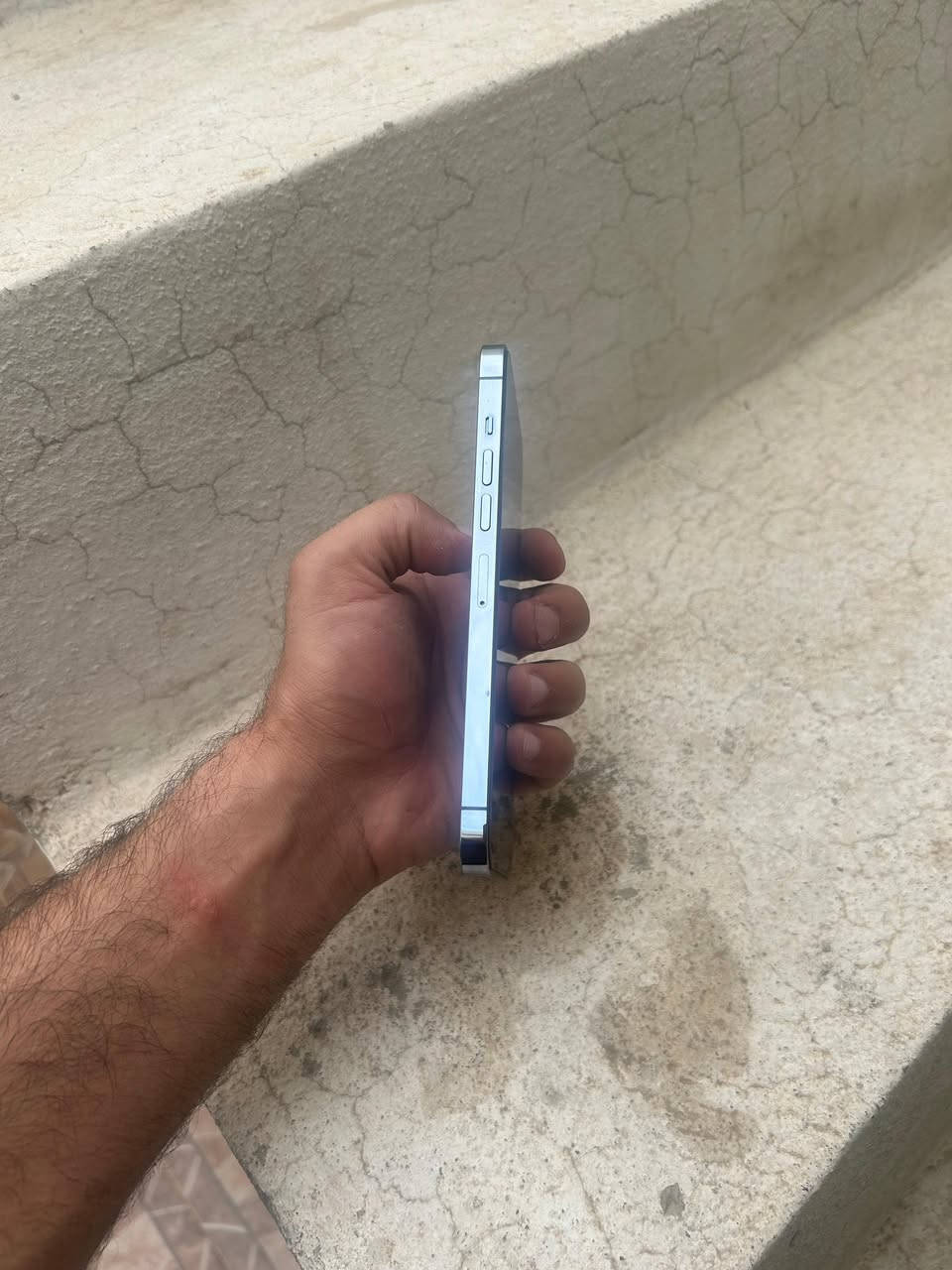 للبيع ايفون 📲 13Pro max جهاز ممفتوح ولا مرفوعه بطاريه نسبه بطاريه ٦٧ يرادلهه تبديل فقط ونسبه شحن طبيعي جداً سعر ٧٠٠ وبي مجال  
*********** كركوك 📍
