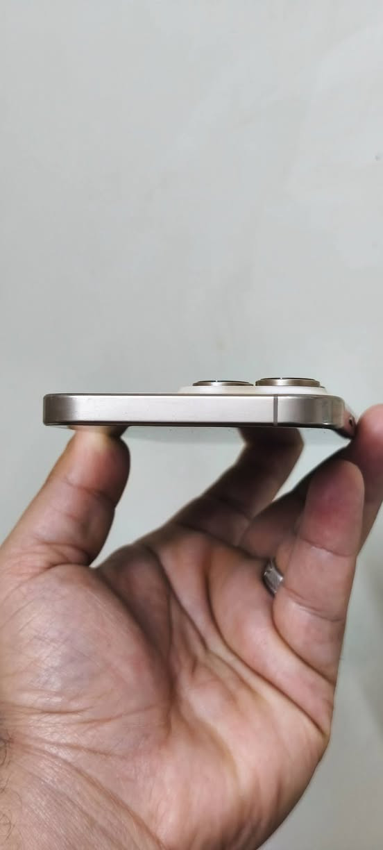 آيفون 16 برو ماكس 
ذاكره ٢٥٦ ـ بطاريه ٩٥٪ 
مستبدل شاشه تفصيخ اصليه 
مكفول من أي عطل نضافة ١٠٠٪
الجهاز بدون ملحقات 
سعره ( مليون و ١٠٠ ) سعر نهائي 
ـــــــــــــــــــــــــــــــــــــــــــــــــــــ
عنواني بغداد مدينة الصدر 
***********
