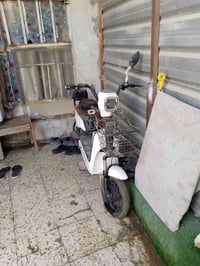 دراجه شحن ٢٠٢٤ حجم ١٤ للبيع فقط بطاريات يحتاجلها والتأيرات يمكن ينرادل...
